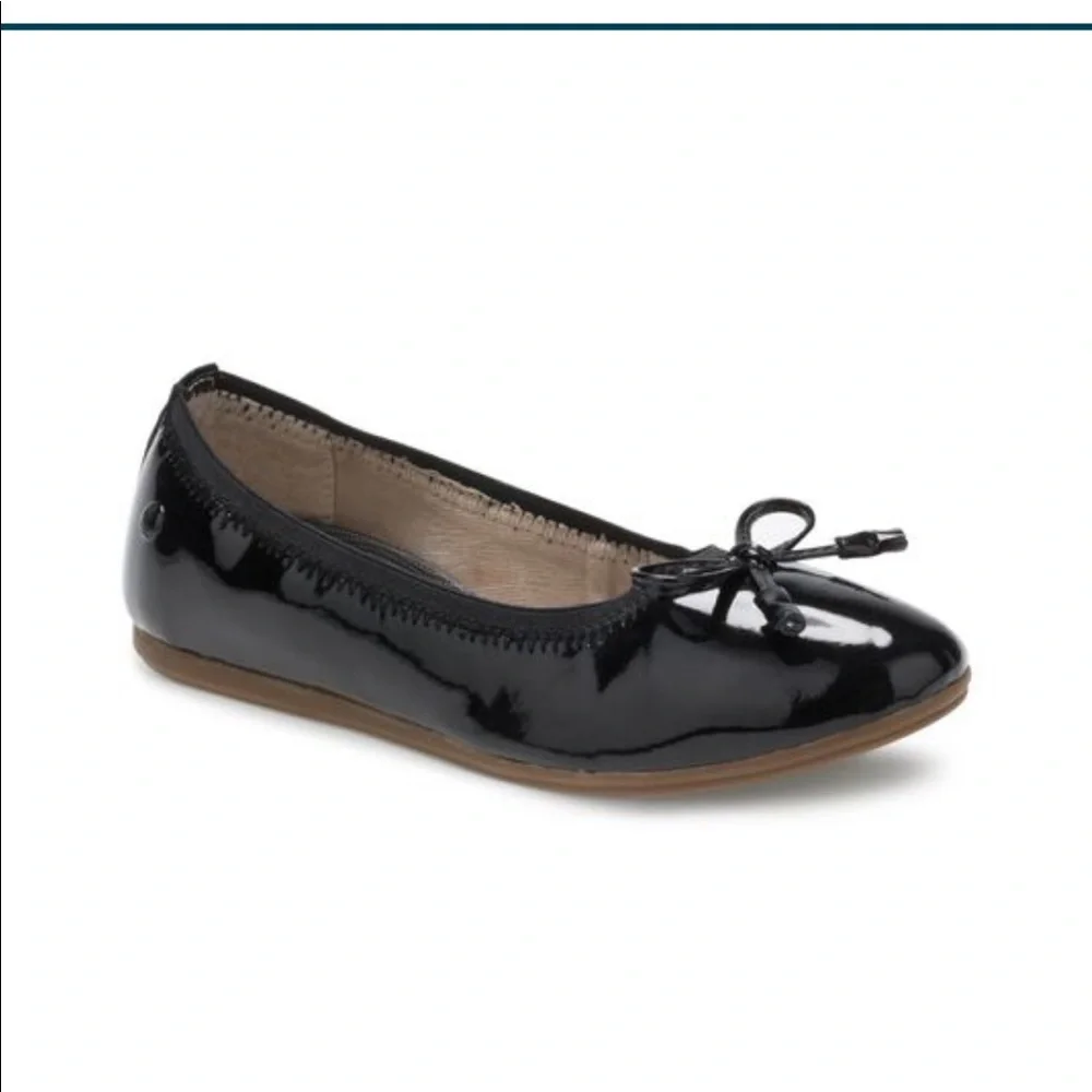 New - Hush Puppies patent flats